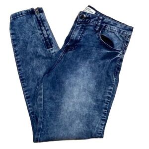 Forever 21 Denim Skinny Jeans 27‎